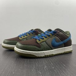 Alternative view of Dunk Low Jade Shoes Sneakers