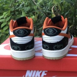 Alternative view of Dunk Low PRM Halloween Shoes Sneakers
