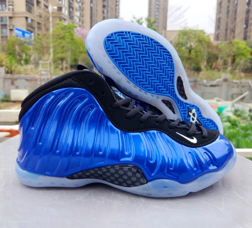 Air Foamposite One Royal Shoes Sneakers - Image 2
