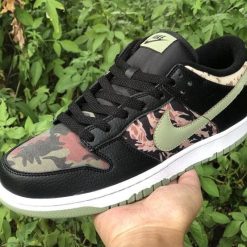 Alternative view of Dunk Low Crazy Camo Shoes Sneakers