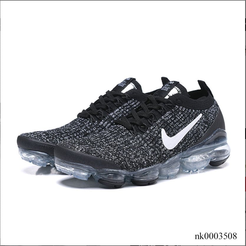 Alternative view of Air VaporMax Flyknit Shoes Sneakers (W)