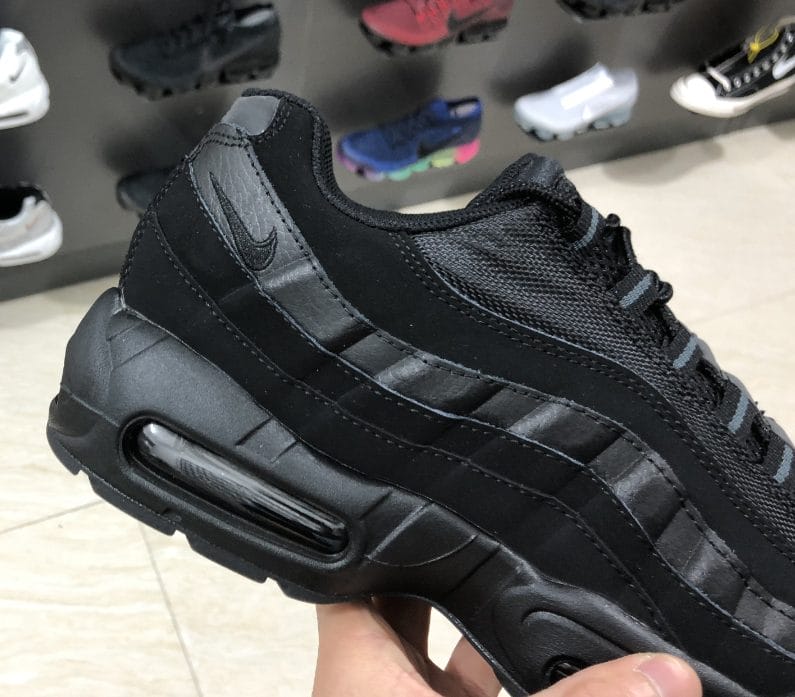 AM 95 Triple Black Shoes Sneakers - Image 3