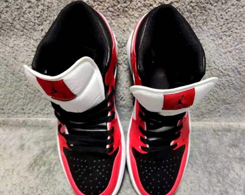 Air Jordan 1 Mid Chicago Toe Shoes Sneakers - Image 5