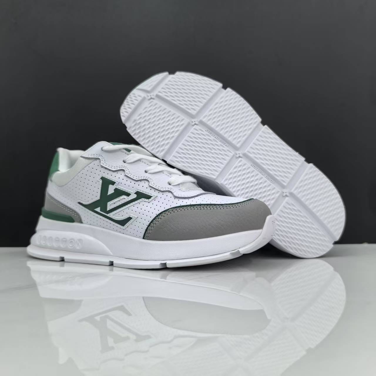 Alternative view of Luxury Lou Paris Classic Trainers Green White Shoes Sneakers