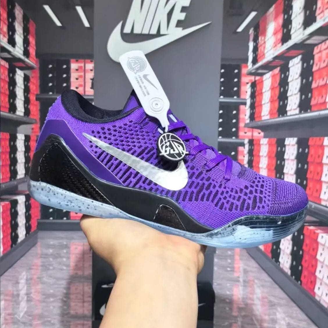 Alternative view of Kobe 9 Elite Low Moonwalker Shoes Sneakers