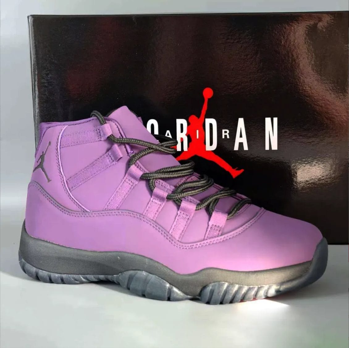 Air Jordan 11 Mojave Shoes Sneaker - Image 3