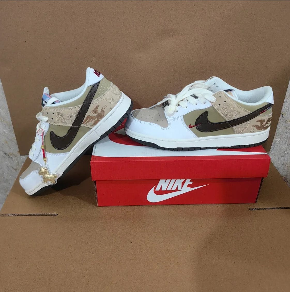 Dunk Low Year Of The Horse Shoes Sneakers - Image 11