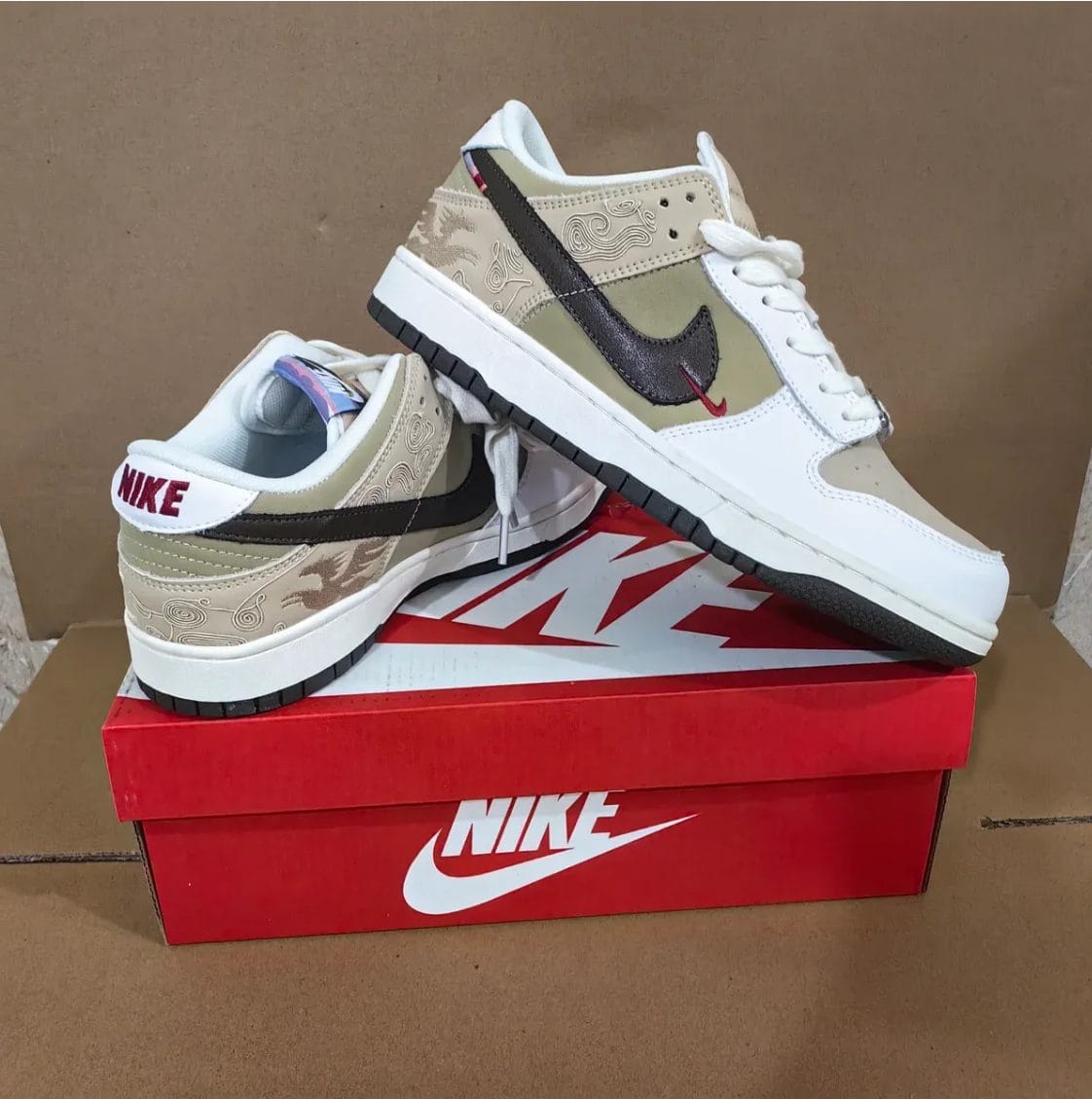 Dunk Low Year Of The Horse Shoes Sneakers - Image 2